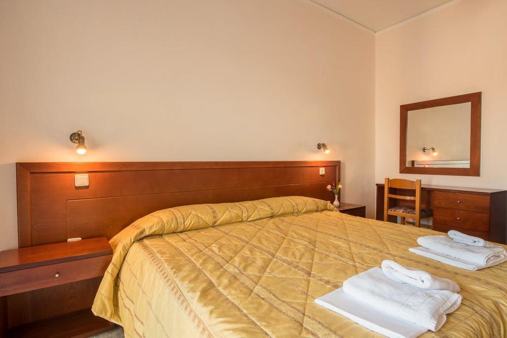 Blue Bay Hotel Charamida 外观 照片