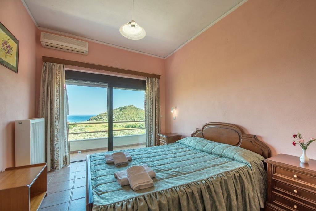 Blue Bay Hotel Charamida 外观 照片